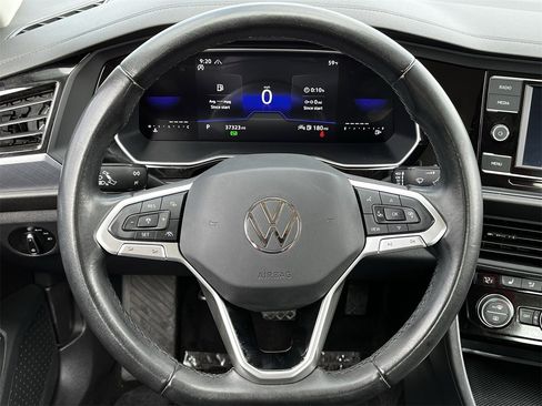Used 2024 Volkswagen Jetta SE image 11