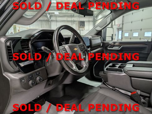 Used 2024 Chevrolet Silverado 2500 LT image 15