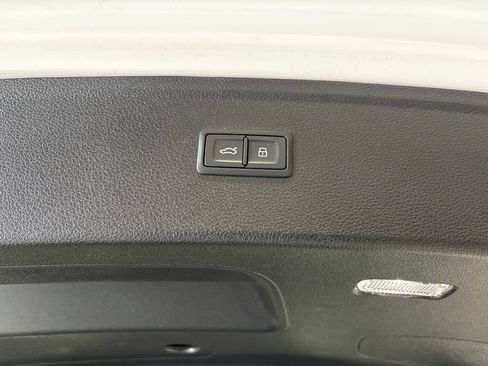 Certified 2023 Audi Q5 2.0T Premium w/ Convenience Package AWD/4WD image 23