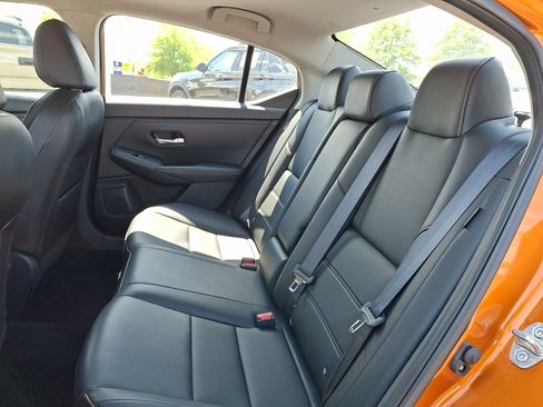 Used 2023 Nissan Sentra SR w/ SR Premium Package FWD image 12