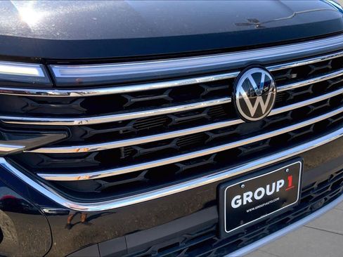 Used 2024 Volkswagen Atlas SE AWD/4WD image 30