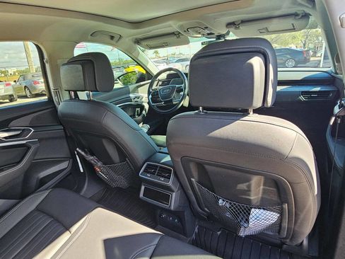 Used 2023 Audi e-tron Premium Plus w/ Premium Plus Package image 20