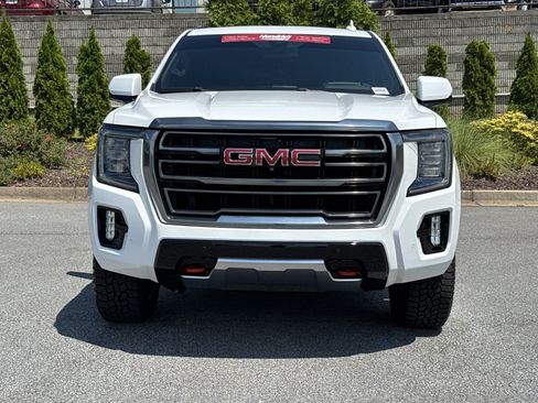 Used 2021 GMC Yukon AT4 w/ AT4 Premium Package AWD/4WD image 3