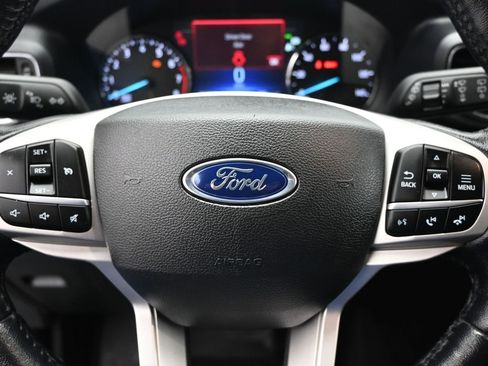 Certified 2022 Ford Explorer XLT w/ Equipment Group 202A image 12