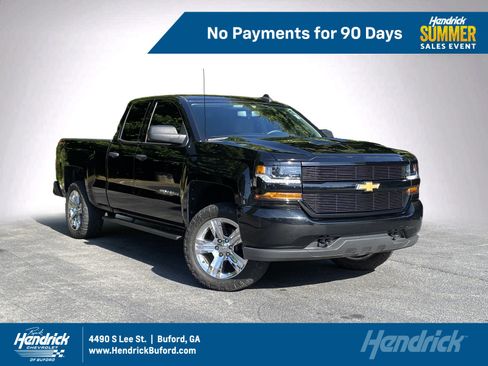 Used 2018 Chevrolet Silverado 1500 Custom w/ Custom Value Package AWD/4WD image 1