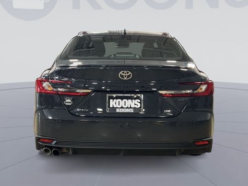 Used 2025 Toyota Camry SE FWD image 5
