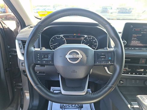Certified 2025 Nissan Rogue SV AWD/4WD image 13
