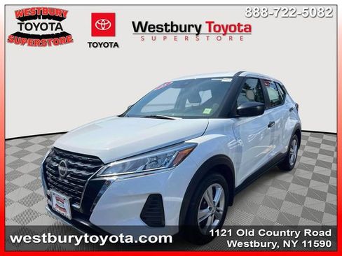 Used 2025 Nissan Kicks Play S FWD image 3