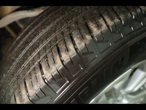 Used 2023 GMC Sierra 1500 SLE w/ LPO, GMC Protection Package image 23