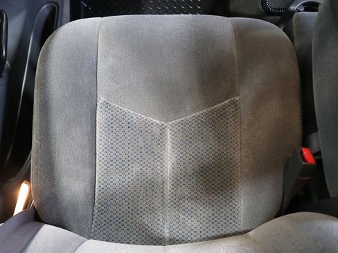 Used 2005 Chevrolet Silverado 2500 LS w/ Heavy-Duty Power Package image 72