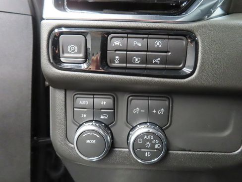 Used 2026 GMC Yukon Elevation AWD/4WD image 49