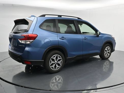 Used 2021 Subaru Forester Premium AWD/4WD image 8