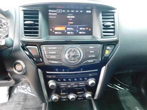 Used 2019 Nissan Pathfinder S AWD/4WD image 21