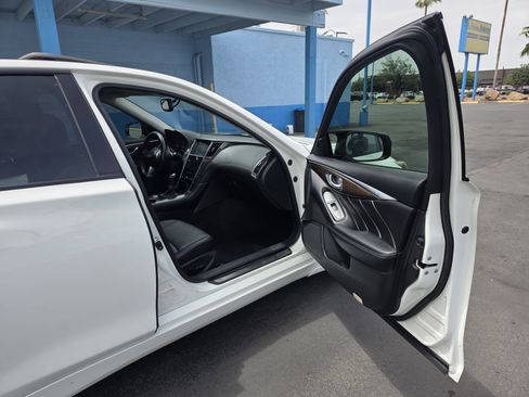 Used 2018 INFINITI Q50 Luxe RWD image 11