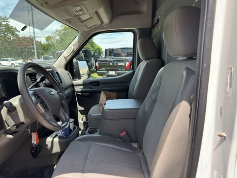 Used 2016 Nissan NV 2500 SV w/ Technology Package RWD image 15