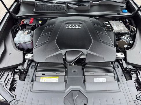 Used 2019 Audi Q8 Premium w/ Convenience Package image 39