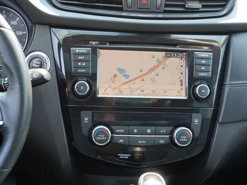 Used 2020 Nissan Rogue S AWD/4WD image 21