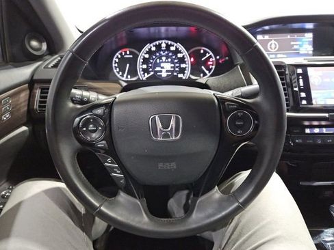 Used 2017 Honda Accord EX-L image 18