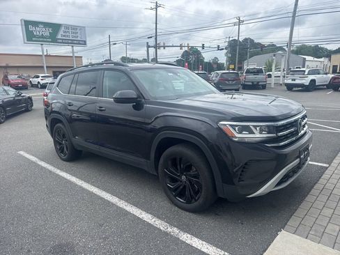Used 2023 Volkswagen Atlas SE w/ Black Wheel Package AWD/4WD image 6