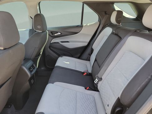 Used 2019 Chevrolet Equinox LS FWD image 6