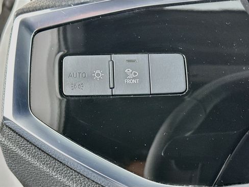 Used 2025 Audi Q3 2.0T Premium AWD/4WD image 16