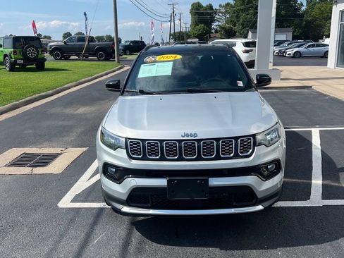 Used 2024 Jeep Compass Limited AWD/4WD image 5