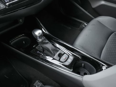 Used 2022 Toyota C-HR Limited FWD image 22