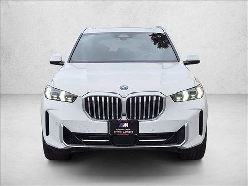 Used 2025 BMW X5 xDrive50e AWD/4WD image 2