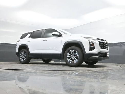 Used 2025 Chevrolet Equinox LT FWD image 43