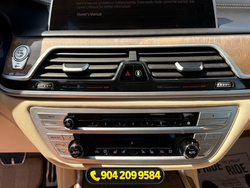 Used 2020 BMW 740i w/ Luxury Rear Seating Package RWD image 20