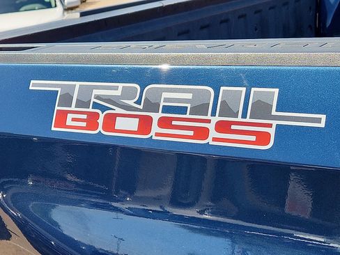 Used 2019 Chevrolet Silverado 1500 Custom Trail Boss w/ Custom Convenience Package AWD/4WD image 9