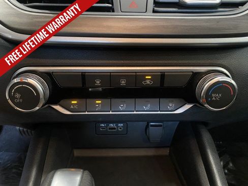 Used 2025 Nissan Altima 2.5 SV AWD/4WD image 38