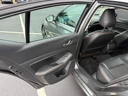 Used 2021 Nissan Altima 2.5 SR FWD image 13
