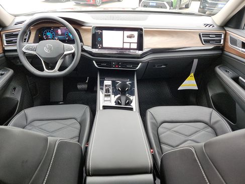 New 2026 Volkswagen Atlas SE image 11