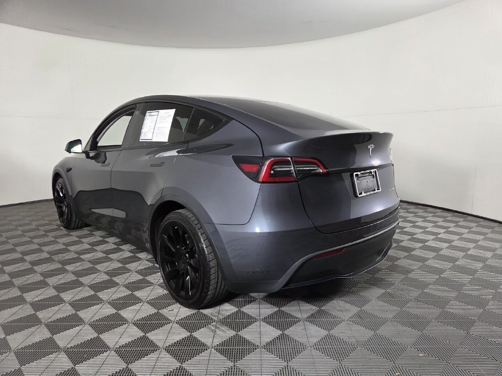 Used 2023 Tesla Model Y AWD image 6