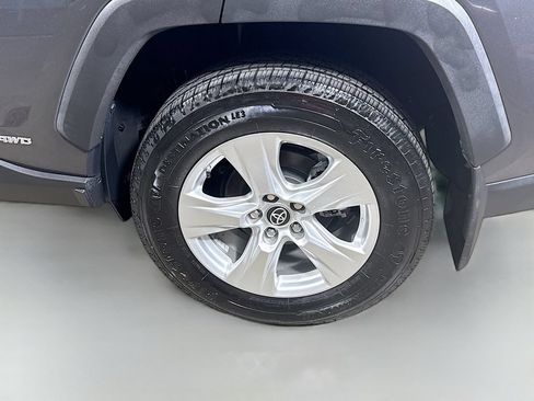Certified 2021 Toyota RAV4 LE AWD/4WD image 28