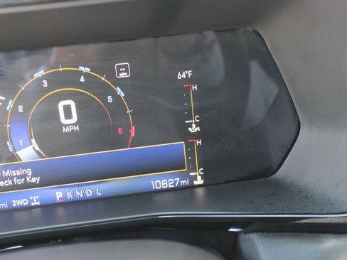 Used 2023 Chevrolet Colorado Z71 image 9