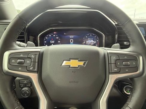 Used 2024 Chevrolet Silverado 1500 LT w/ Z71 Off-Road Package AWD/4WD image 18