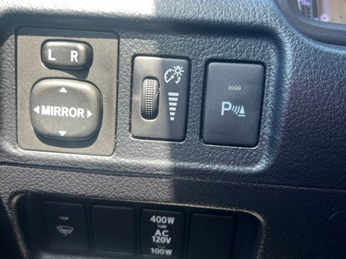 Used 2018 Toyota 4Runner SR5 image 19