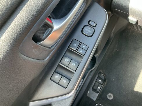 Used 2016 Toyota Camry SE FWD image 28