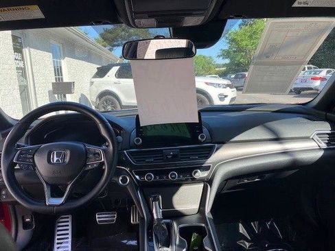 Used 2018 Honda Accord Sport image 16