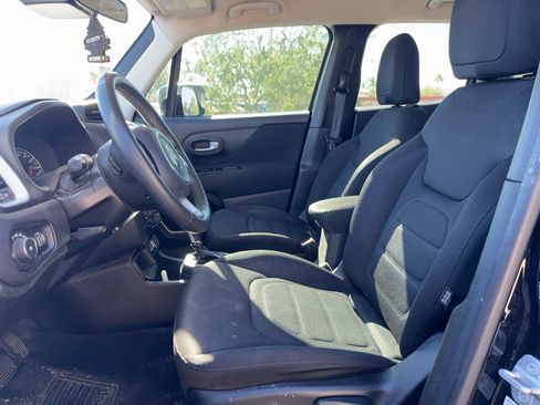 Used 2020 Jeep Renegade Latitude image 11