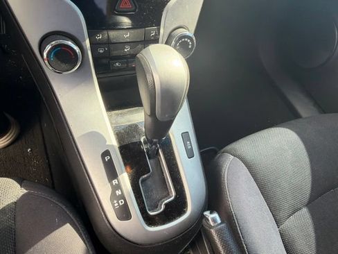 Used 2015 Chevrolet Cruze LT FWD image 15