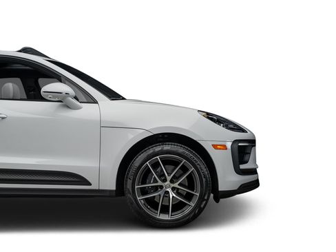 Used 2025 Porsche Macan AWD/4WD image 25