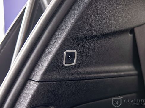 Used 2025 Chrysler Pacifica Limited FWD image 18