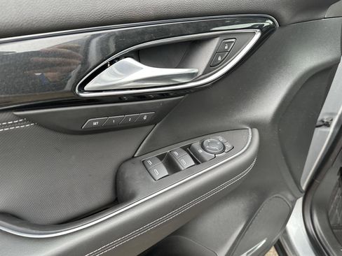 Used 2025 Buick Envision Preferred image 18