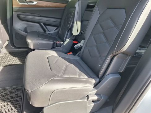New 2026 Volkswagen Atlas SE image 23