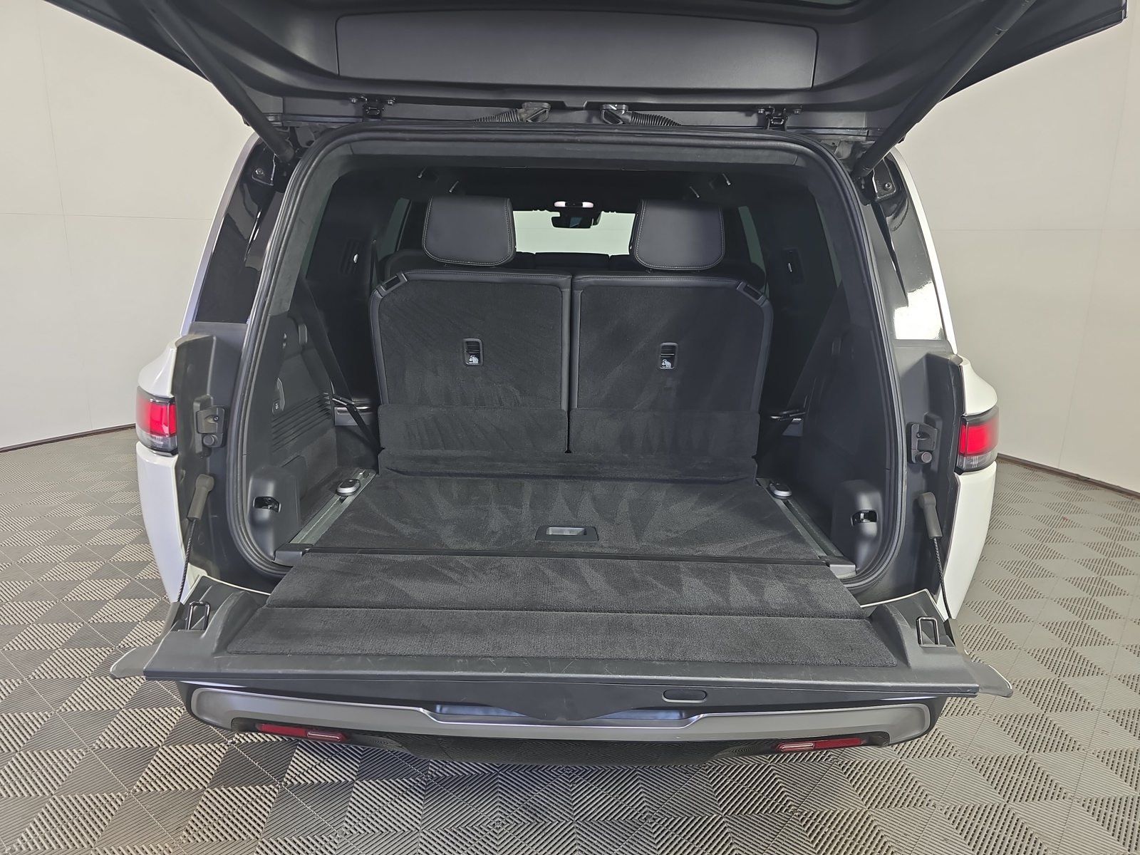 Used 2022 Rivian R1S Launch Edition Quad AWD/4WD image 15