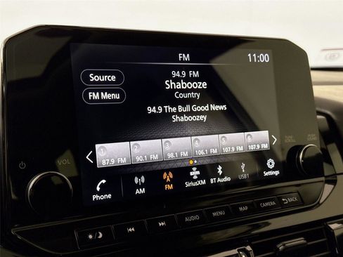 Used 2025 Nissan Pathfinder SL w/ SL Premium Package FWD image 23