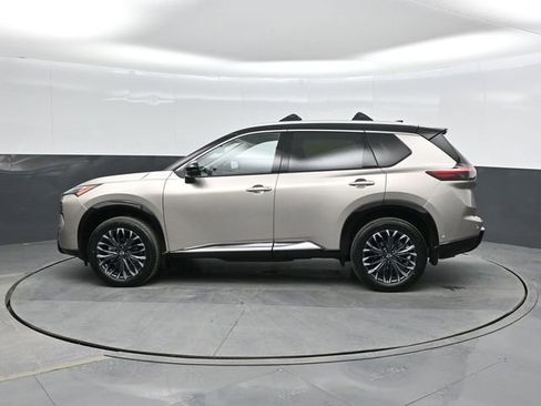 New 2026 Nissan Rogue Platinum image 8